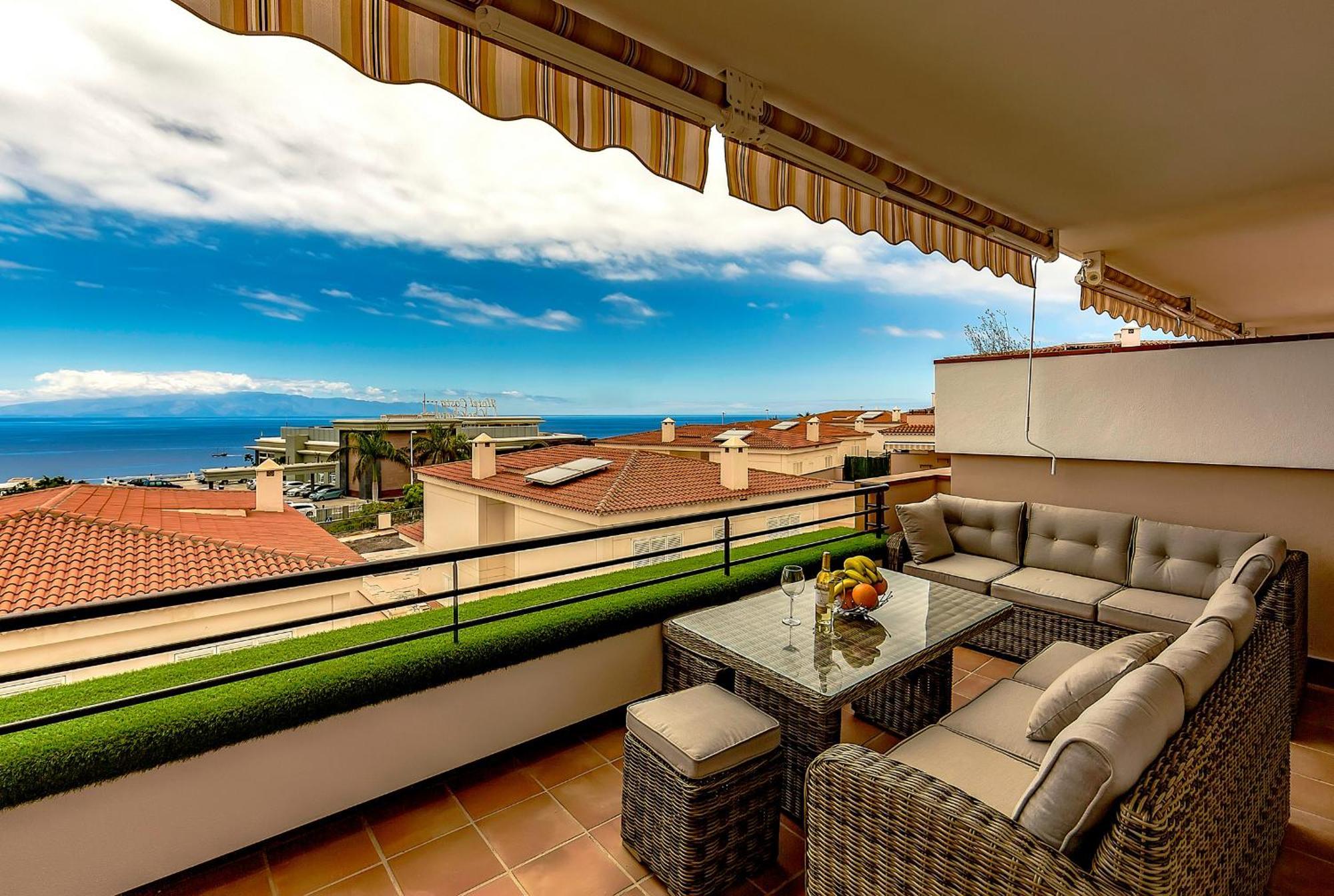 Apartment With Spectacular View In Puerto Santiago Puerto de Santiago  Buitenkant foto