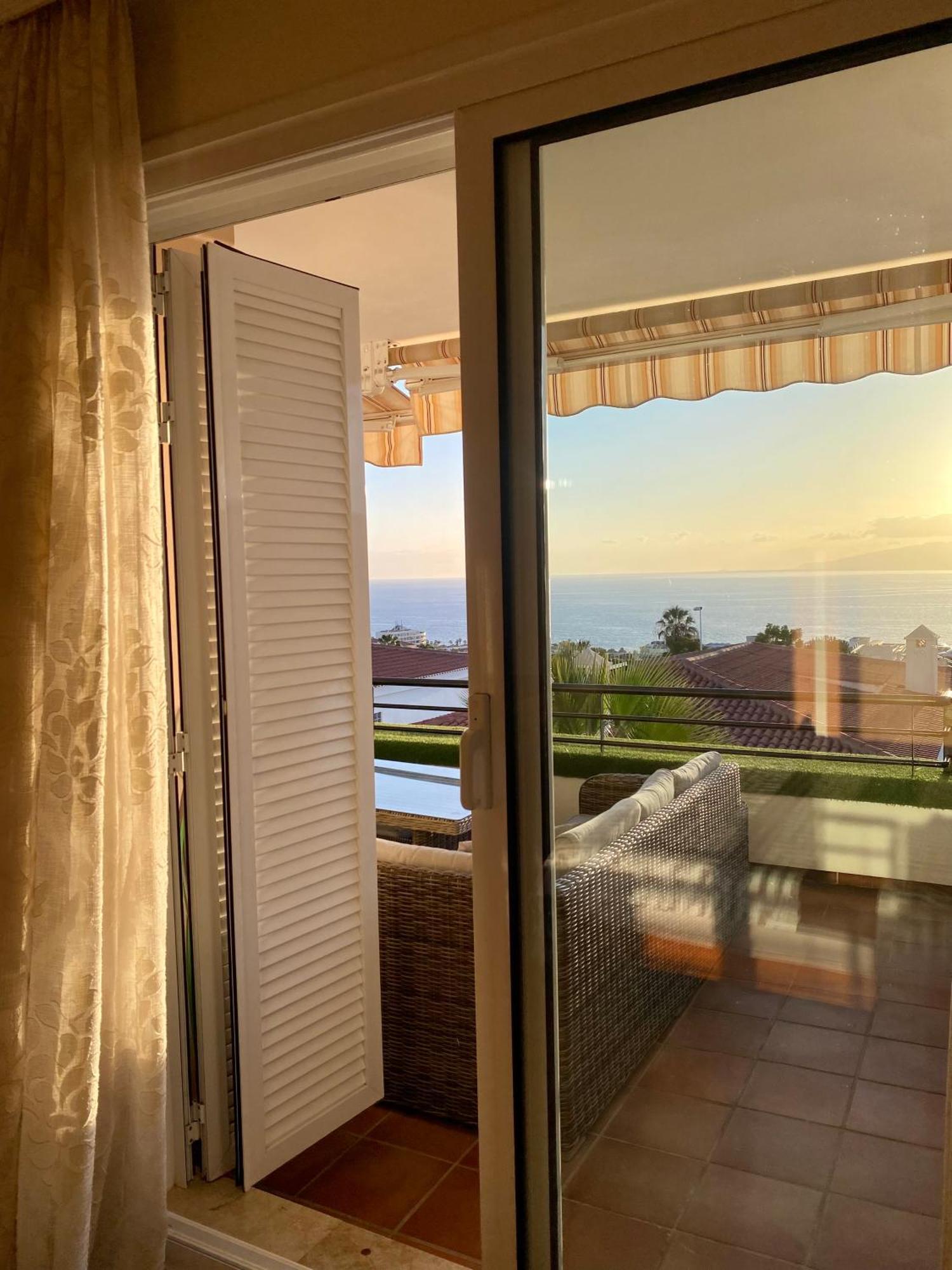 Apartment With Spectacular View In Puerto Santiago Puerto de Santiago  Buitenkant foto