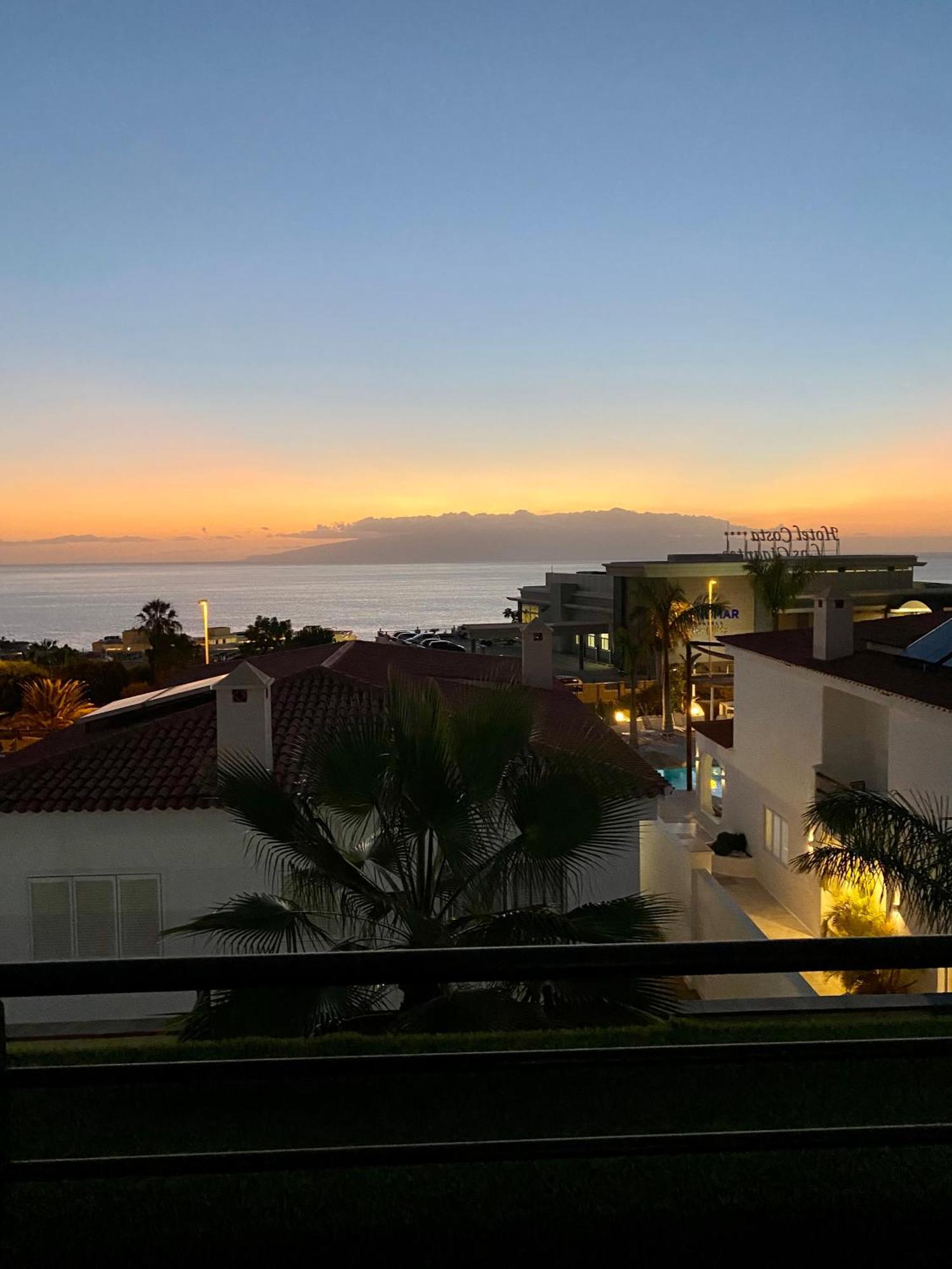 Apartment With Spectacular View In Puerto Santiago Puerto de Santiago  Buitenkant foto